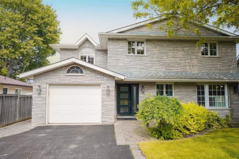 Photo of Outdoor in Brampton
