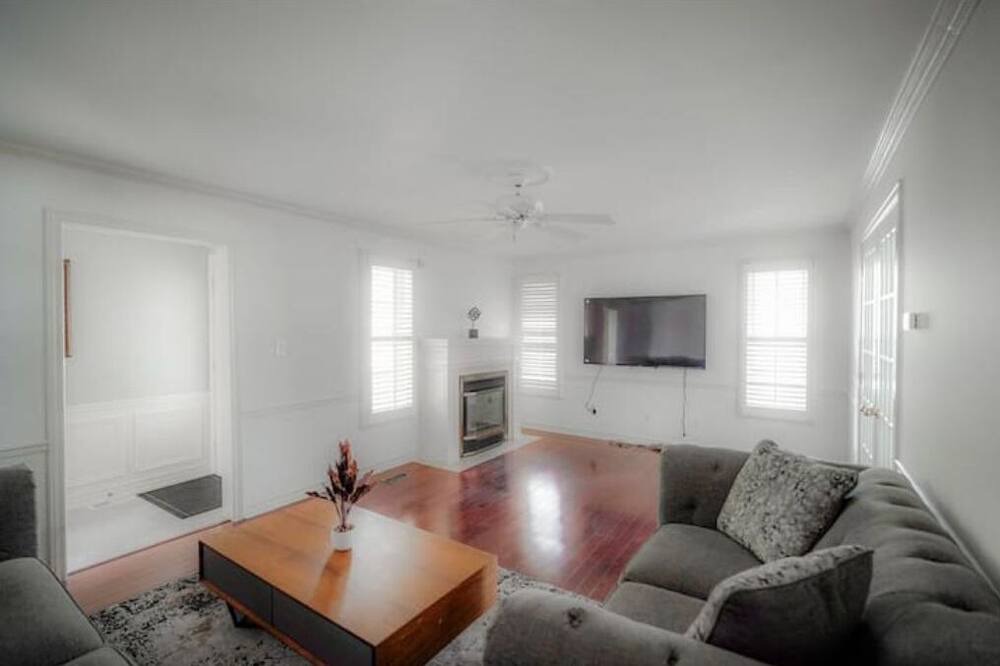 Photo of Livingroom in Brampton