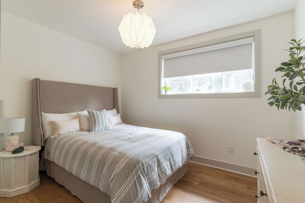 Photo of Bedroom in Georgian Bluffs