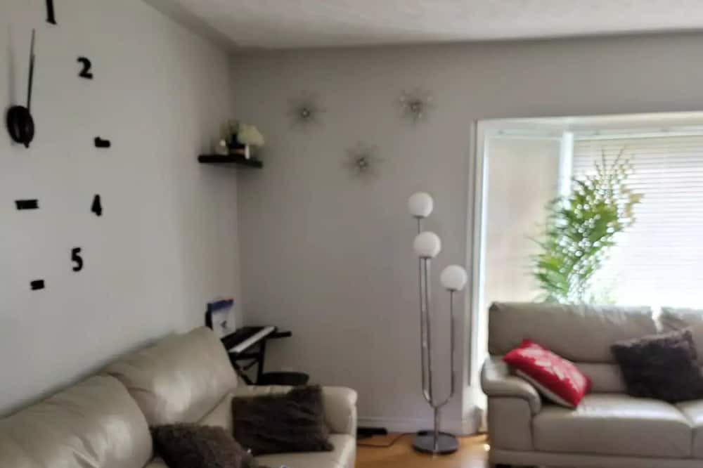 Photo of Livingroom in Dartmouth