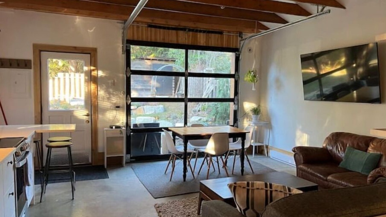 Photo of Livingroom in Garibaldi Highlands