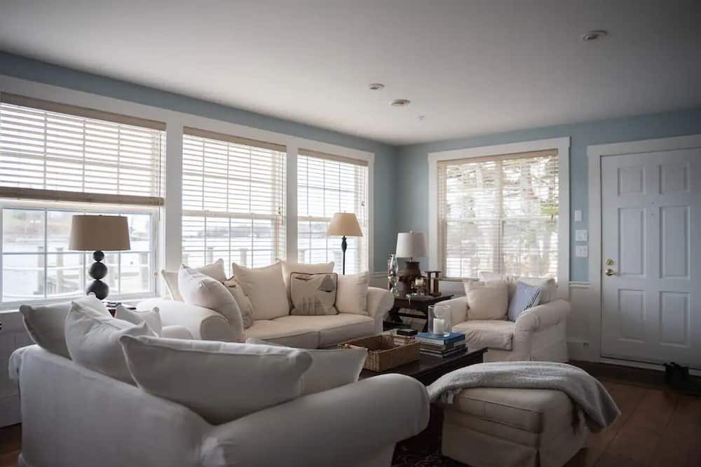 Photo of Livingroom in Chester