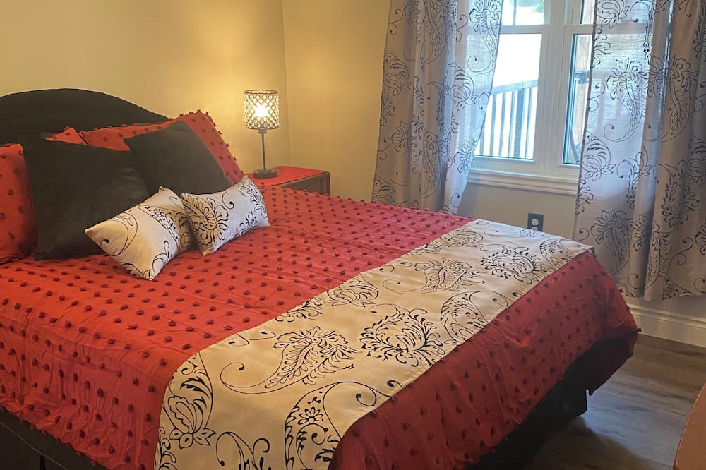 Photo of Bedroom in Napanee