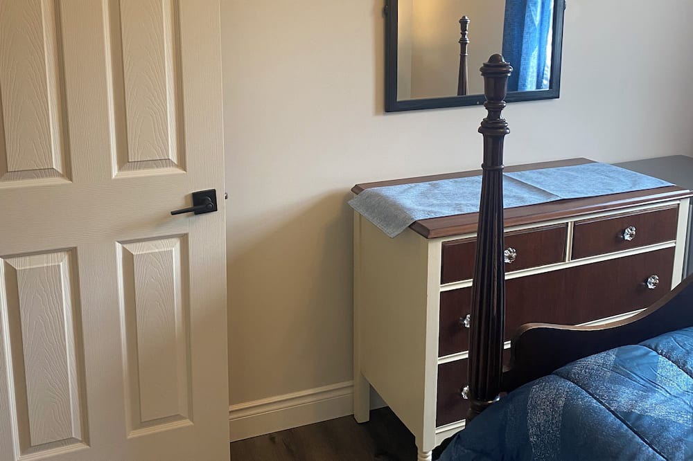 Photo of Bedroom in Napanee