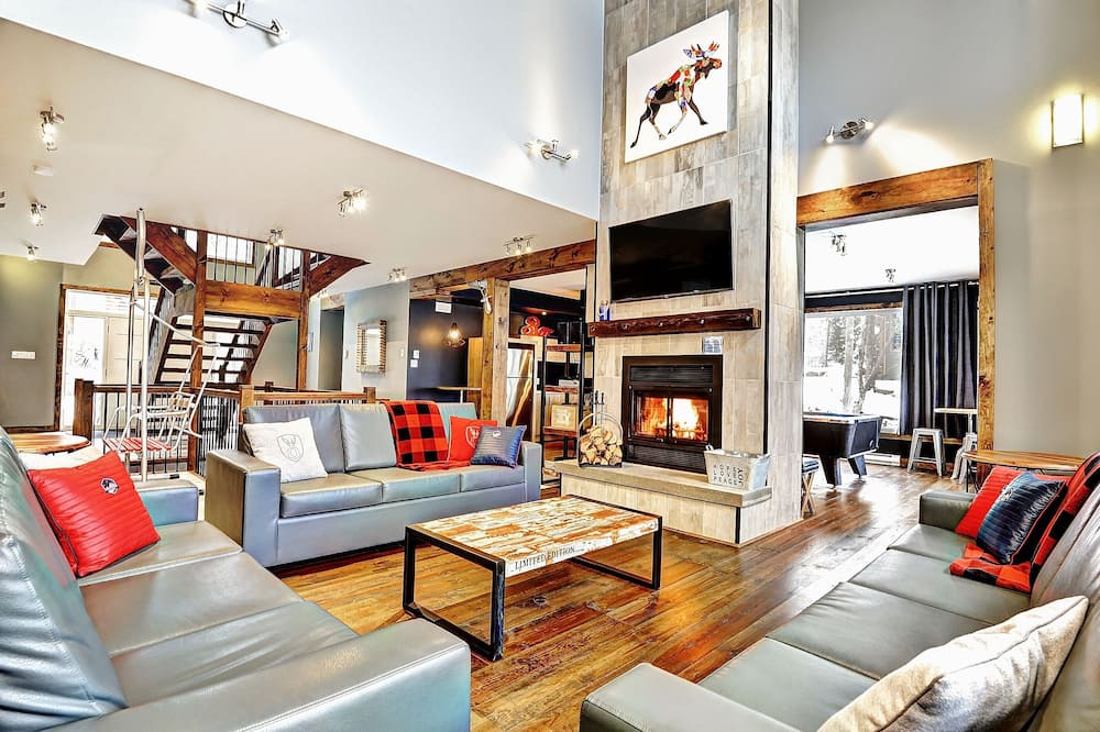 Photo of Livingroom in Stoneham