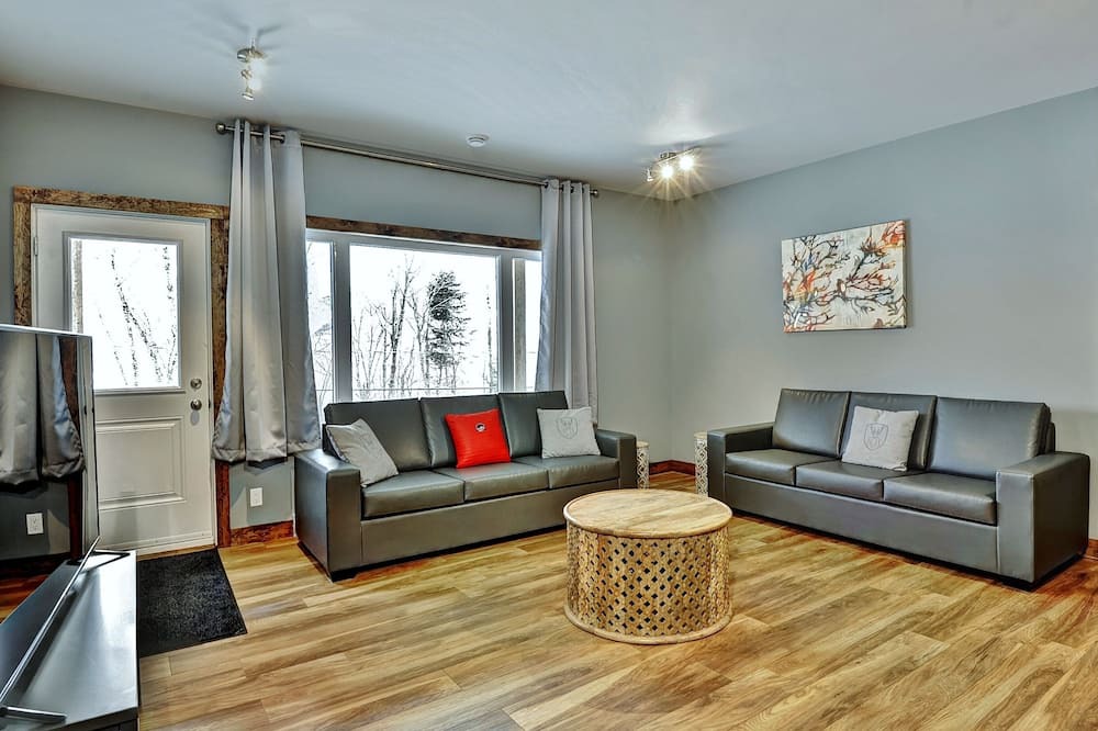 Photo of Livingroom in Stoneham