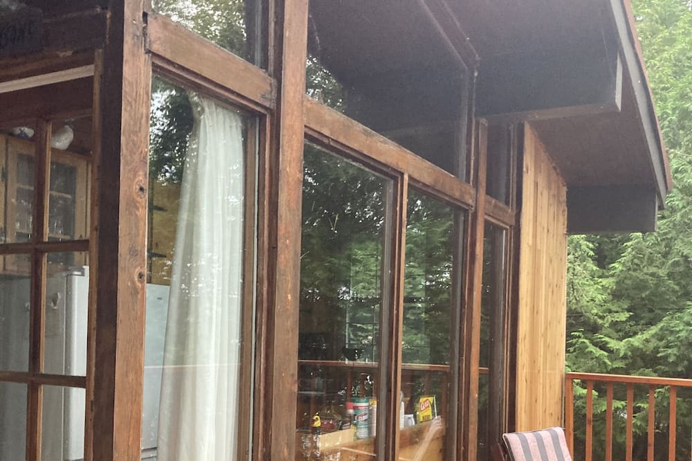 Photo of Patio Balcony in Utterson