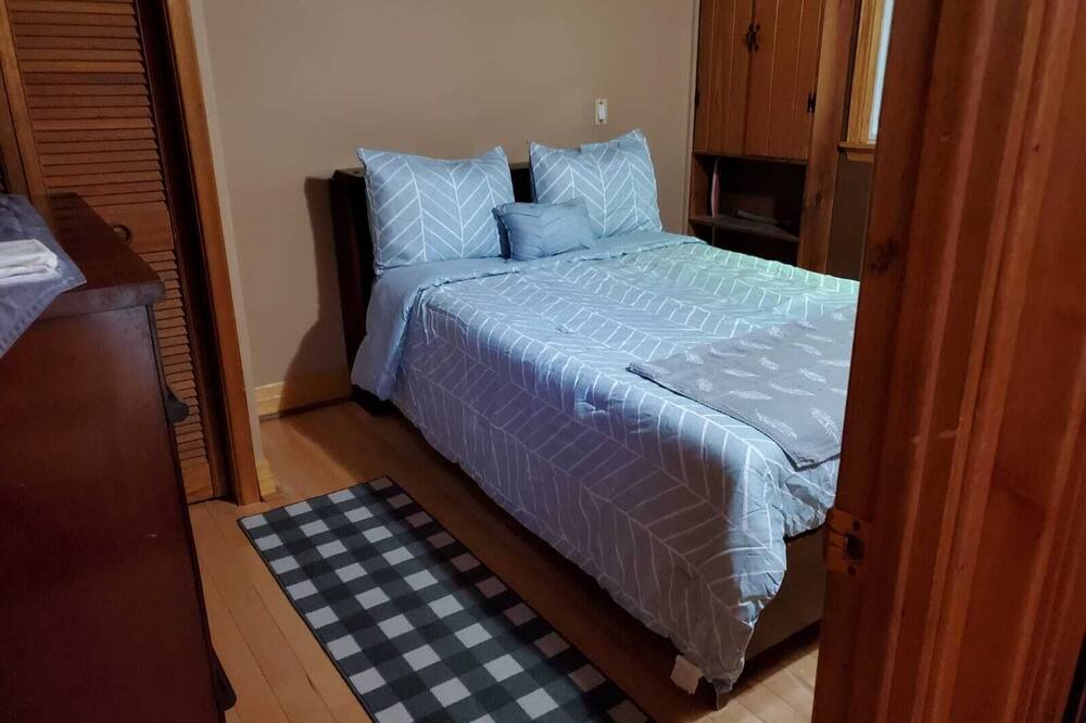 Photo of Bedroom in Utterson