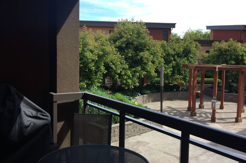 Photo of Patio Balcony in South Pandosy