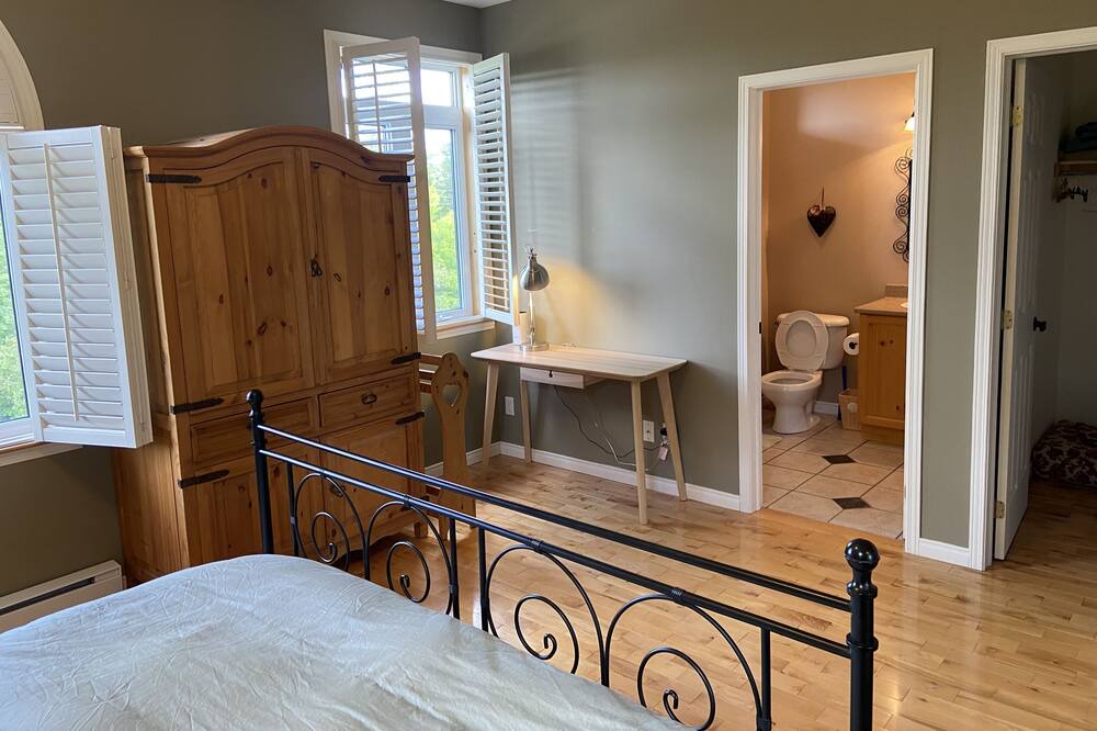 Photo of Bedroom in Owl's Head Ski Resort