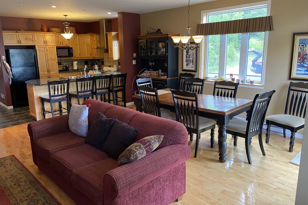Photo of Livingroom in Owl's Head Ski Resort
