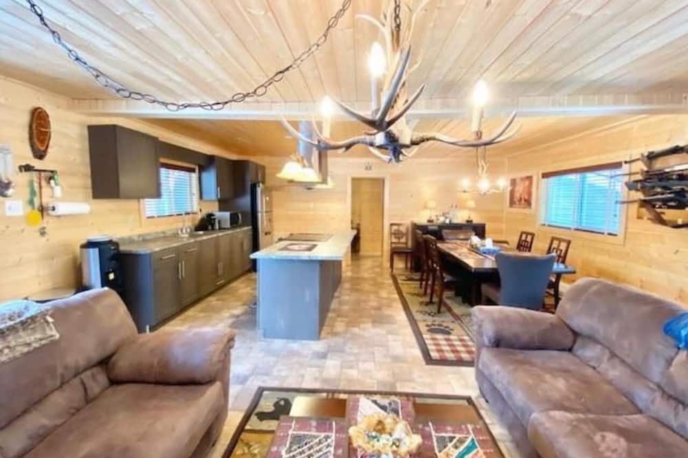 Photo of Livingroom in Wasagaming