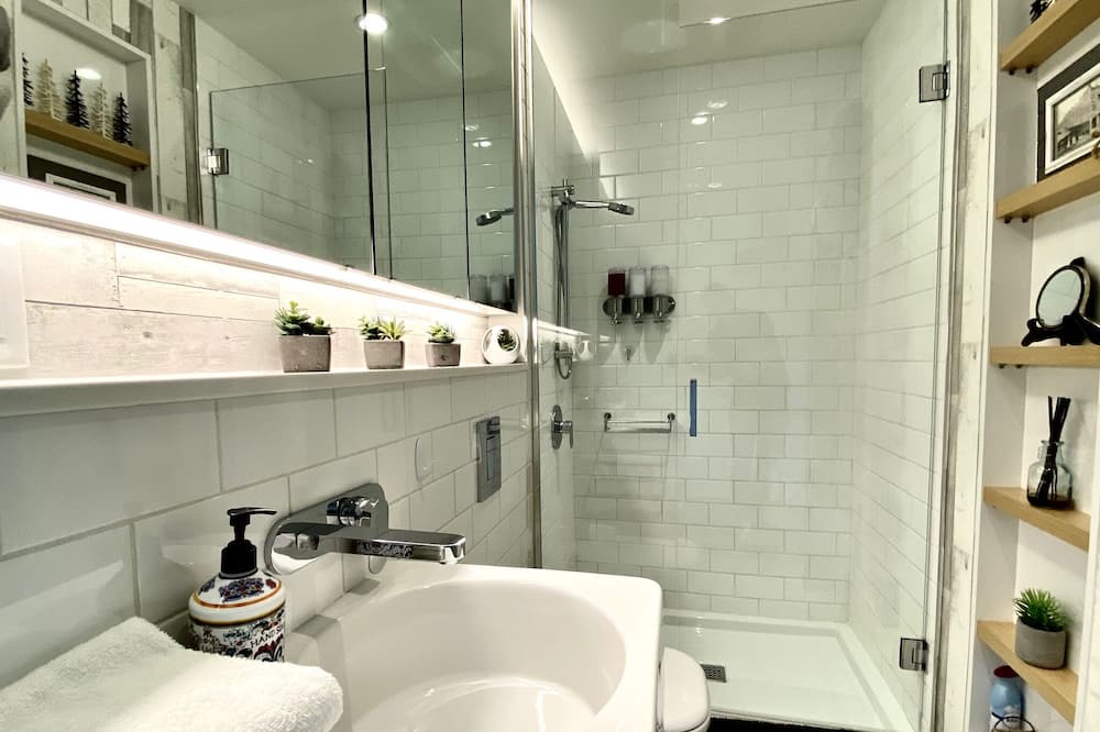 Photo of Bathroom in Inner Harbour
