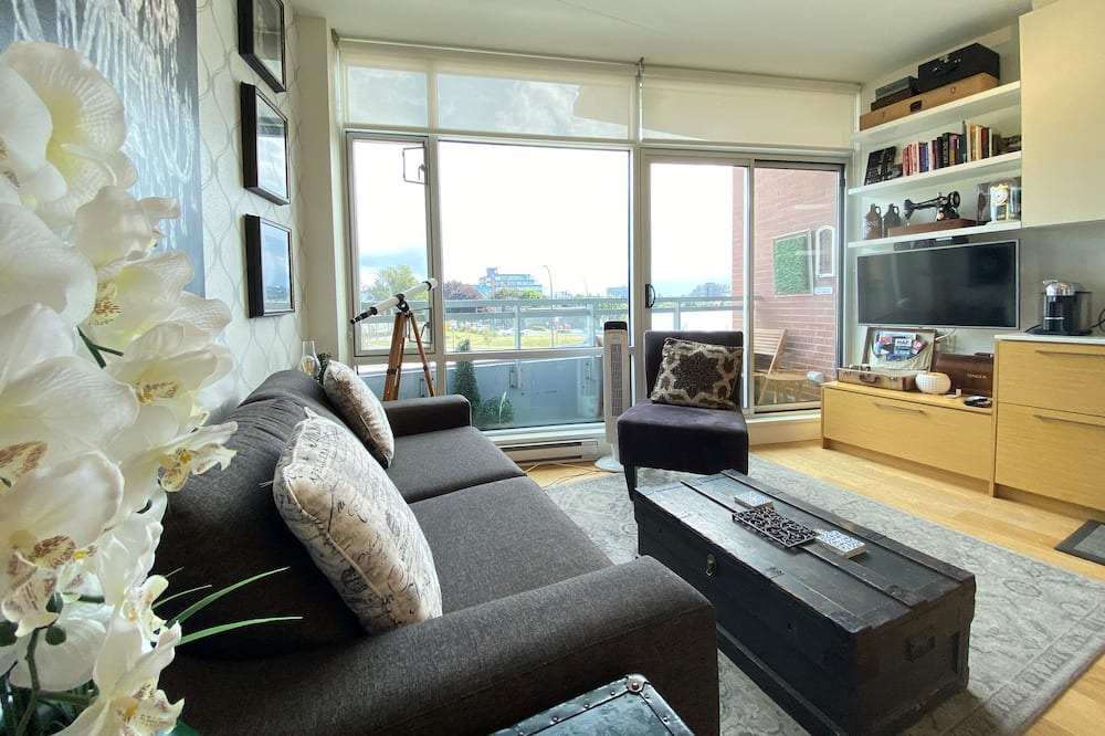 Photo of Livingroom in Inner Harbour