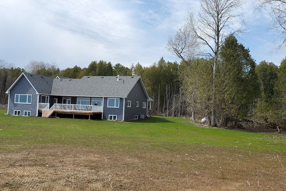 Photo of Outdoor in Colborne