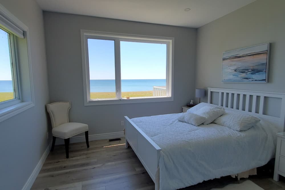 Photo of Bedroom in Colborne