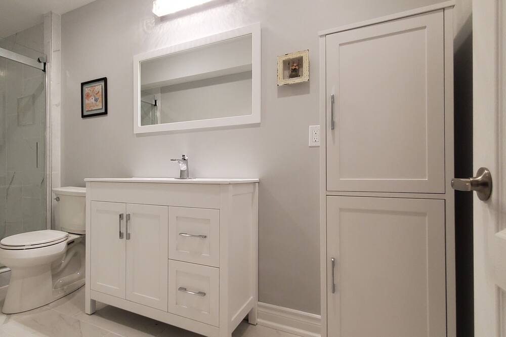 Photo of Bathroom in Colborne