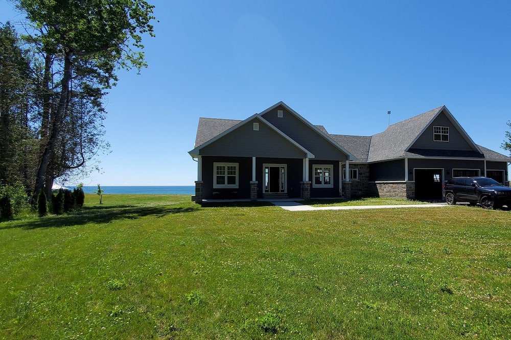 Photo of Outdoor in Colborne