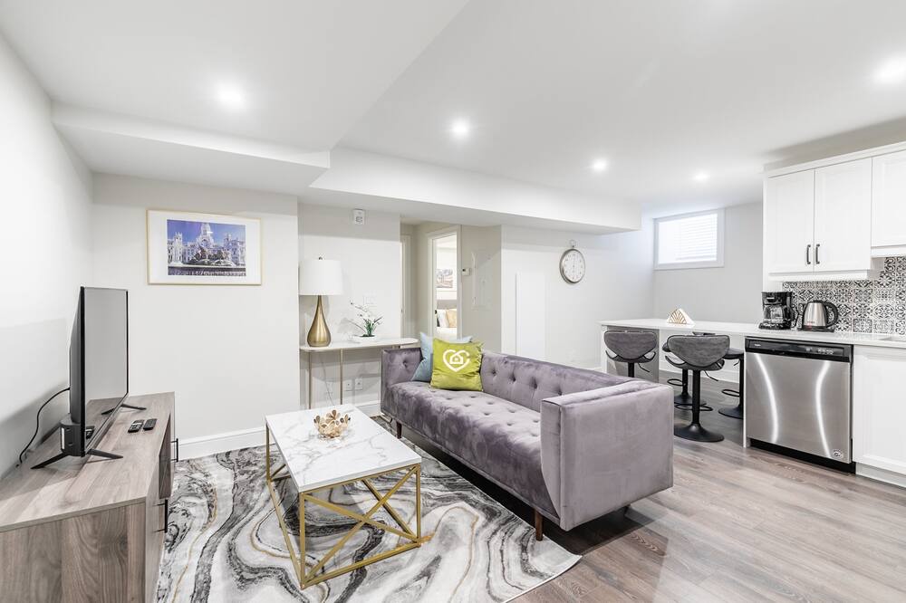Photo of Livingroom in Smiths Falls