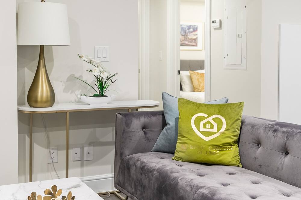 Photo of Livingroom in Smiths Falls