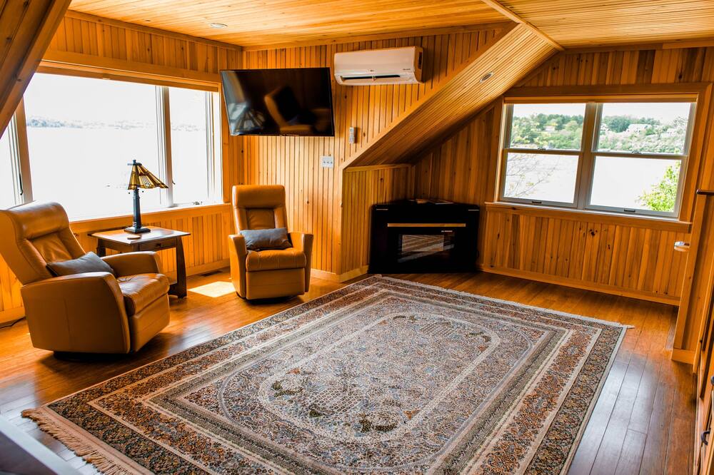 Photo of Livingroom in Mahone Bay