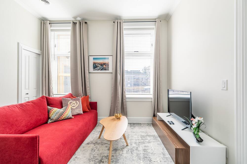 Photo of Livingroom in Smiths Falls