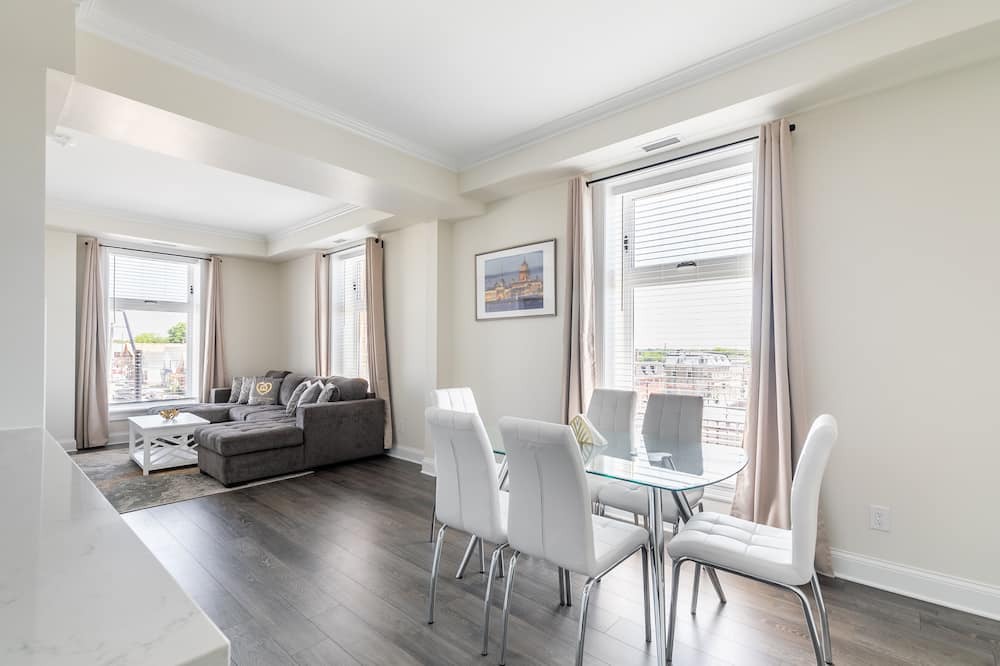 Photo of Livingroom in Smiths Falls