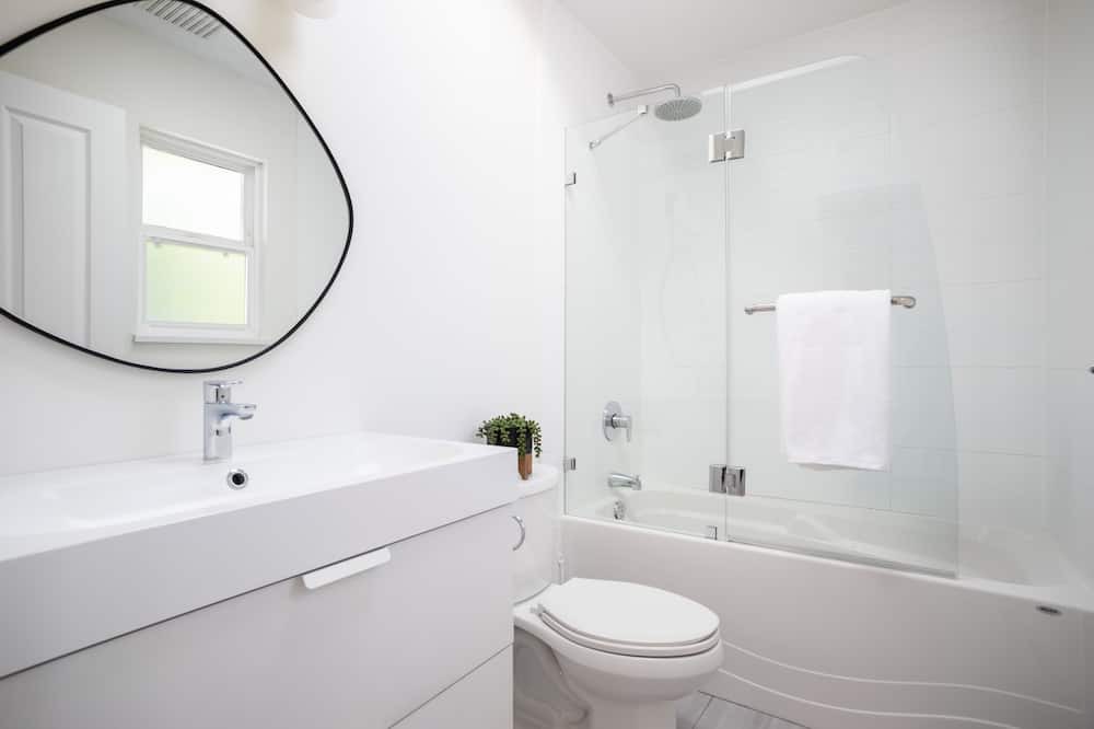 Photo of Bathroom in Marpole