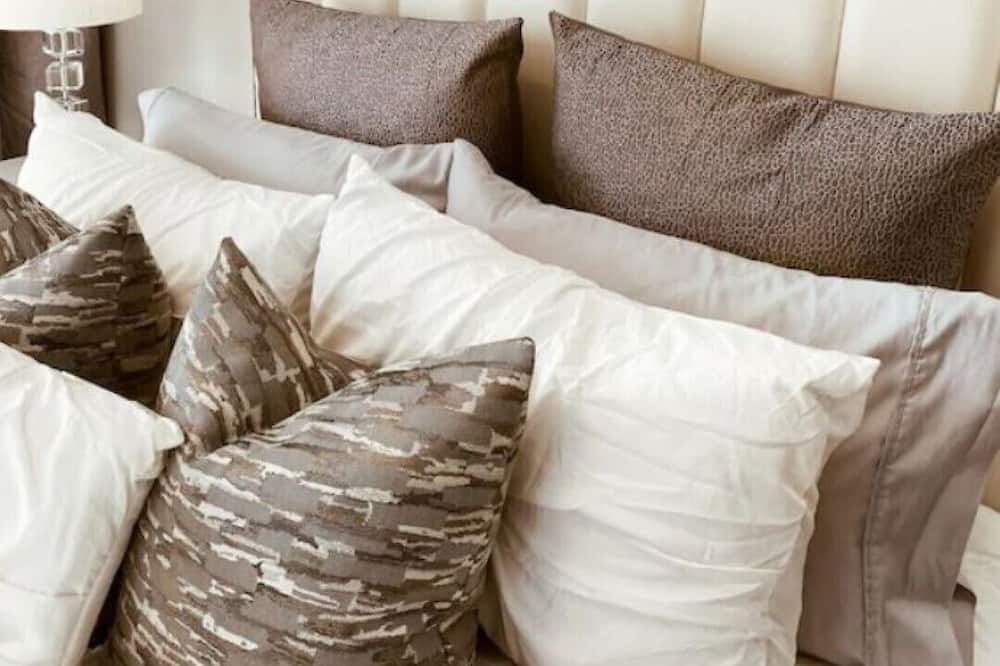 Photo of Bedroom in Crystal Beach