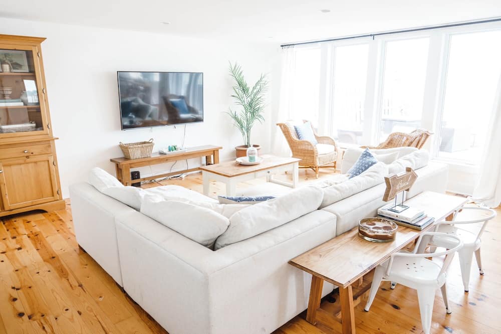 Photo of Livingroom in Crystal Beach