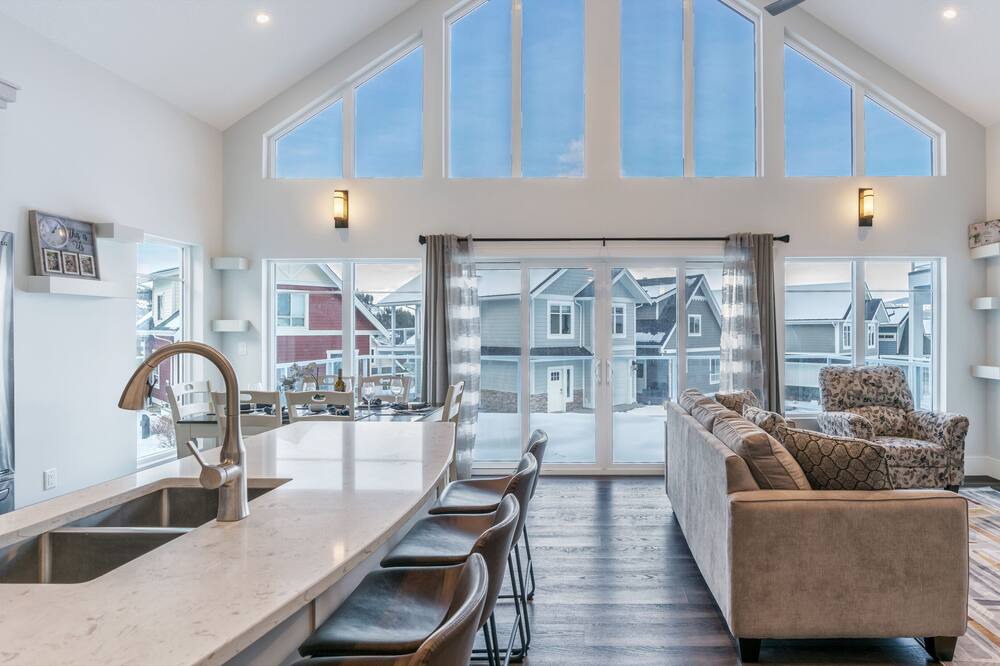 Photo of Livingroom in Central Okanagan