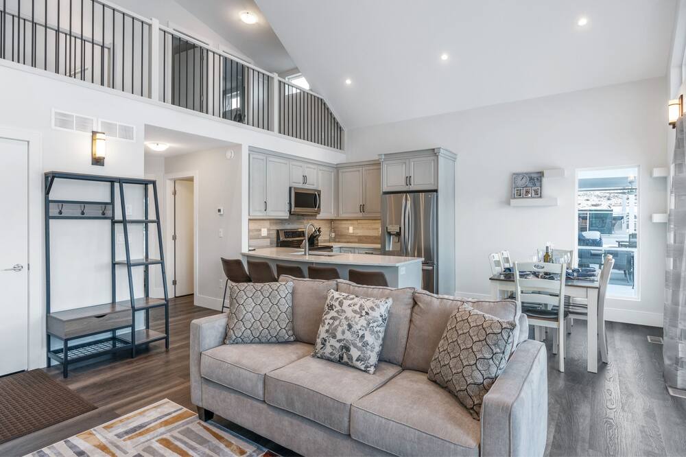 Photo of Livingroom in Central Okanagan