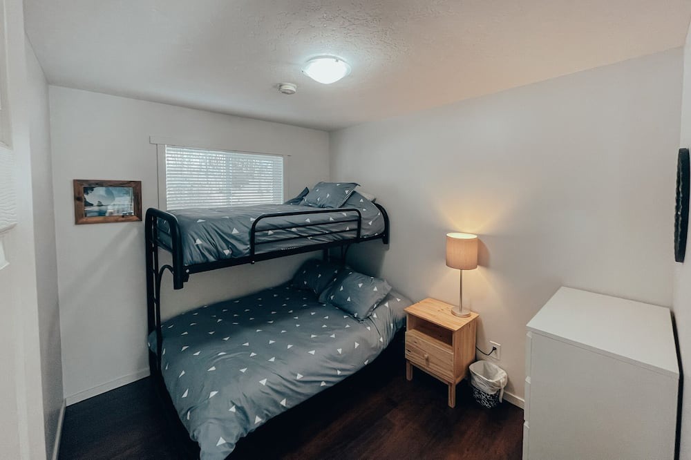 Photo of Bedroom in Magna bay