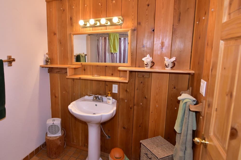 Photo of Bathroom in Deka Lake