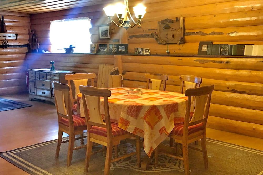 Photo of Kitchen in Deka Lake