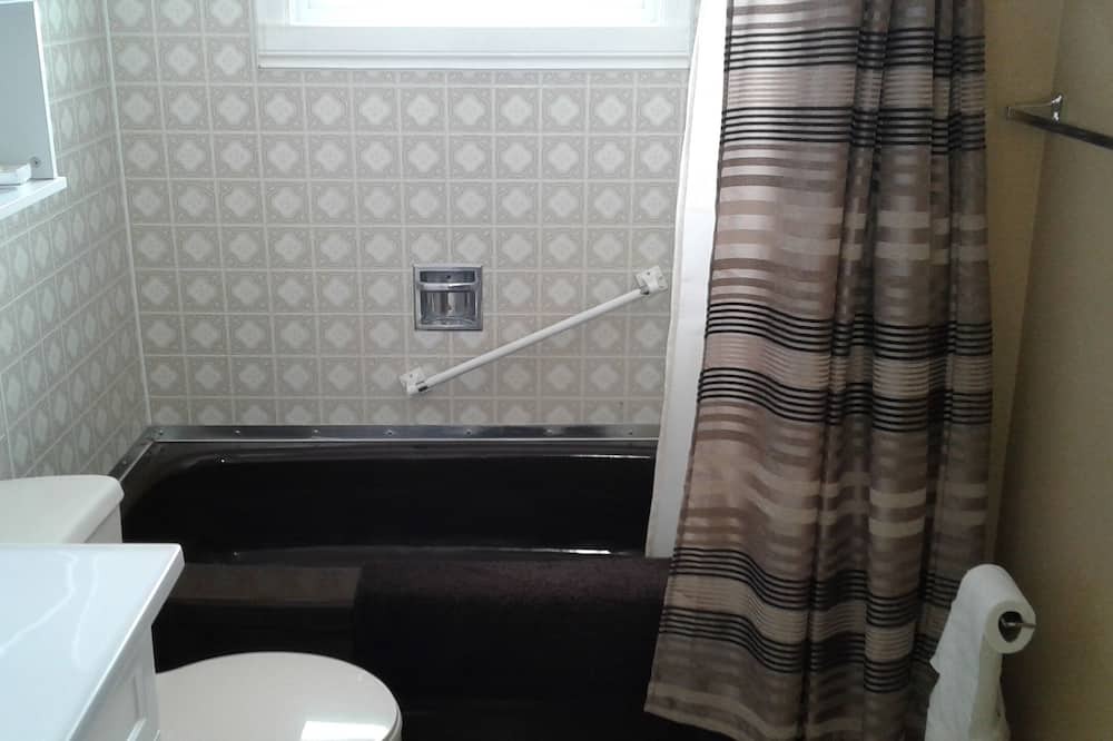 Photo of Bathroom in Drumheller
