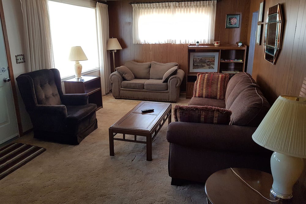 Photo of Livingroom in Drumheller