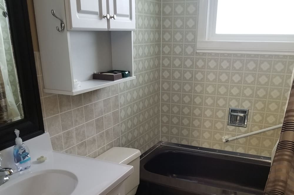 Photo of Bathroom in Drumheller