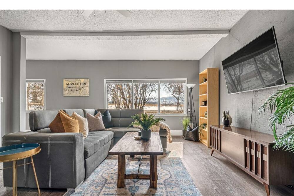 Photo of Livingroom in Drumheller