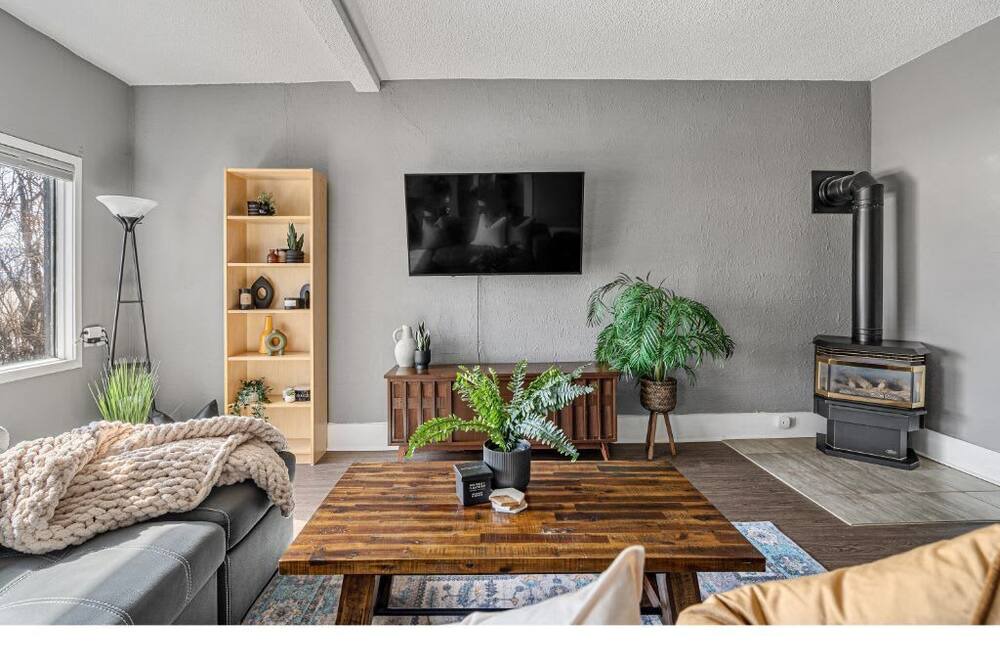 Photo of Livingroom in Drumheller