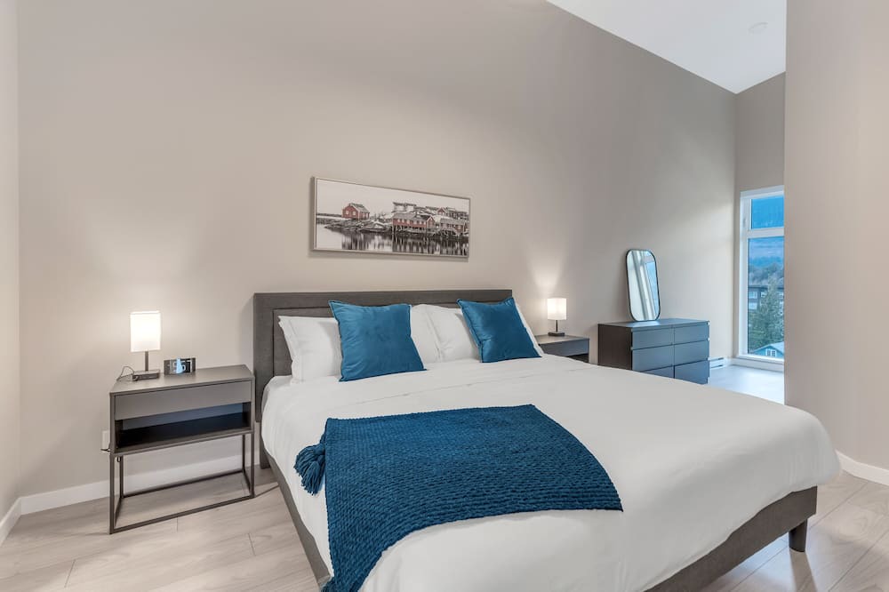 Photo of Bedroom in Downtown Squamish