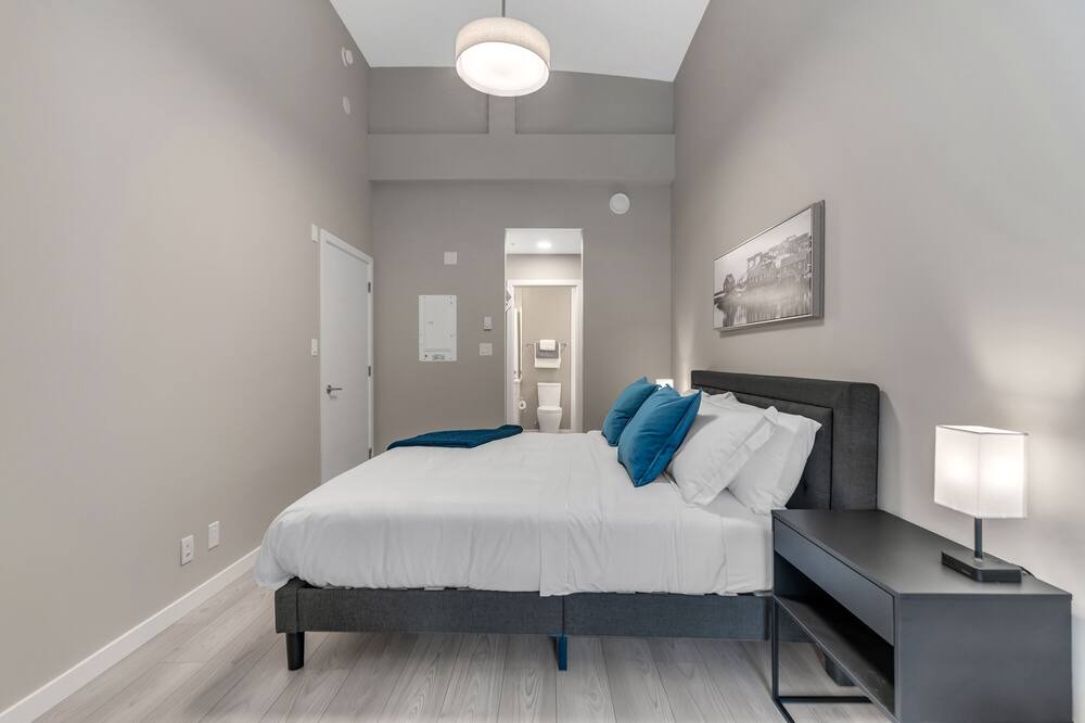 Photo of Bedroom in Downtown Squamish