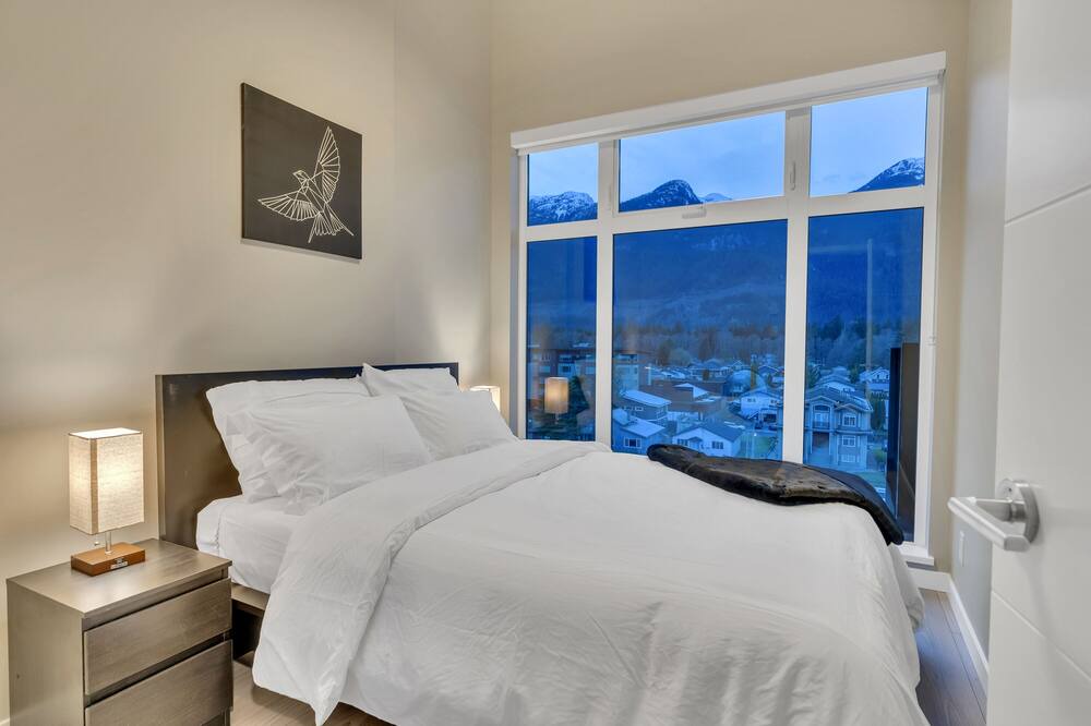 Photo of Bedroom in Downtown Squamish