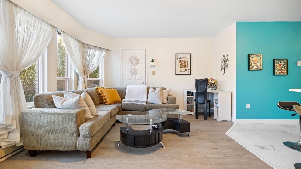 Photo of Livingroom in Riley Park-Little Mountain
