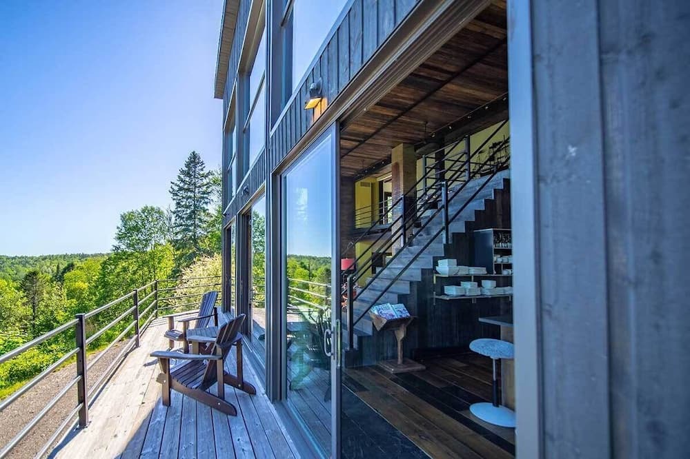 Photo of Patio Balcony in Saint Donat