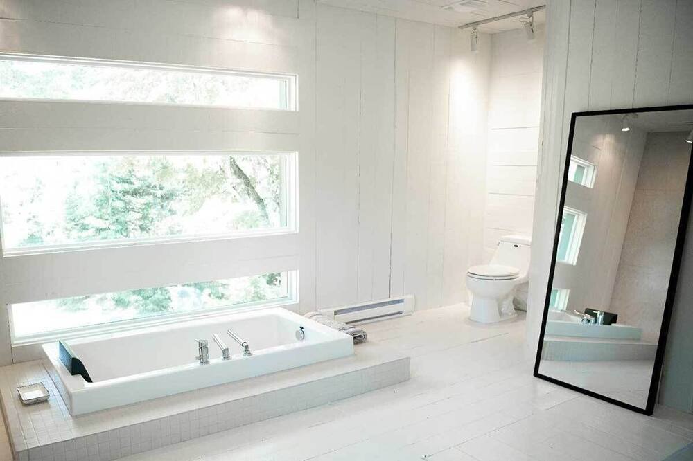 Photo of Bathroom in Saint Donat