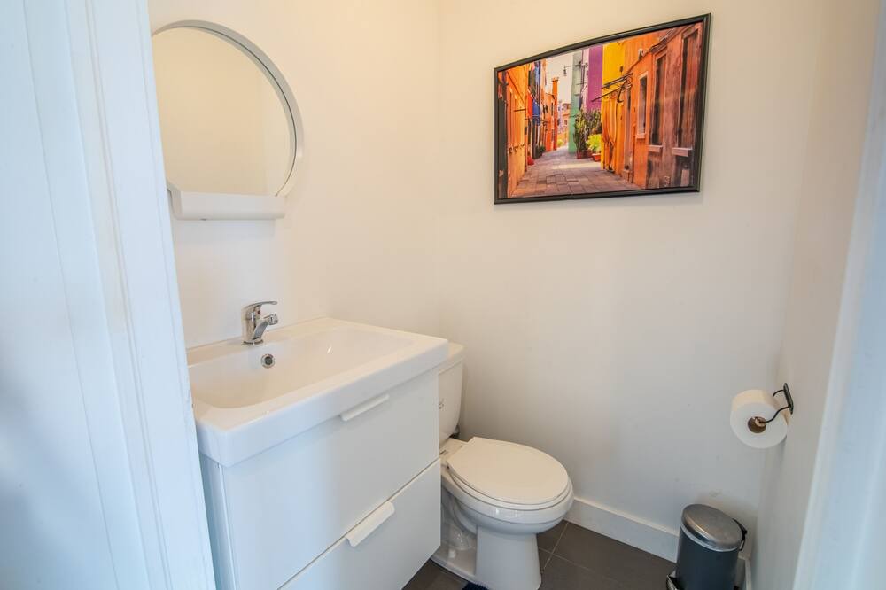 Photo of Bathroom in Entrelacs