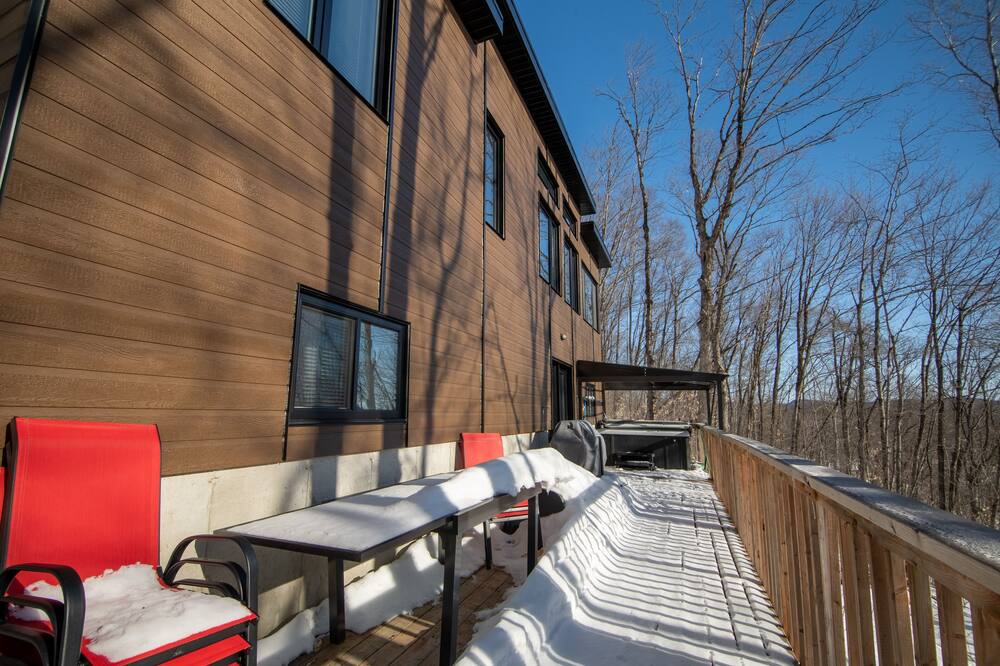 Photo of Patio Balcony in Entrelacs