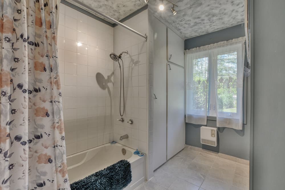 Photo of Bathroom in Huberdeau