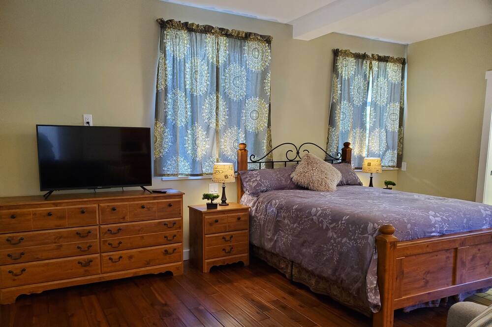 Photo of Bedroom in Otter Point